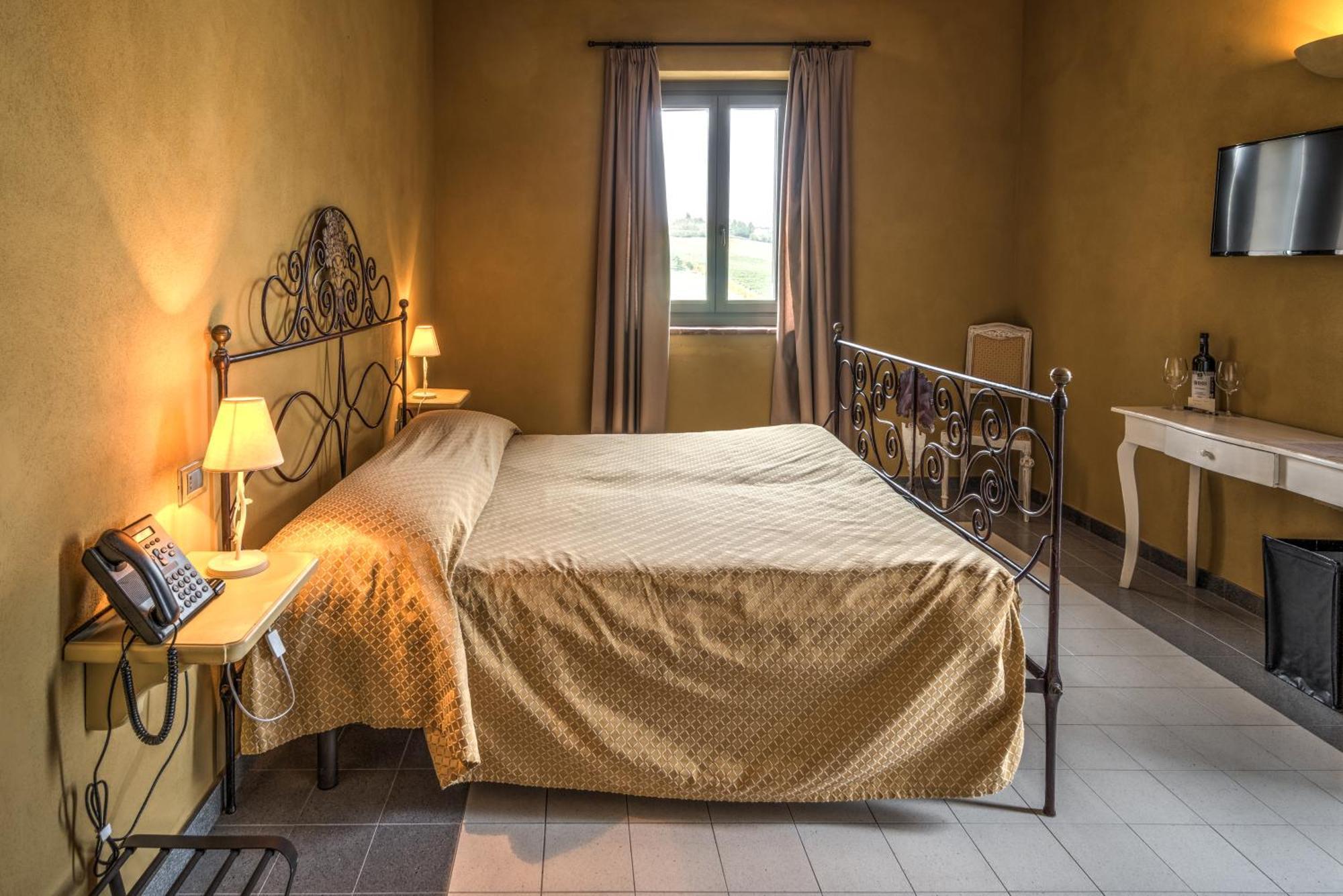 Cascina Faletta Farm stay *